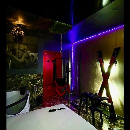 Love Room بوخارست المظهر الخارجي الصورة